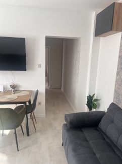 Bujdosó House Apartmanház24