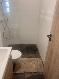 Bujdosó House Apartmanház38