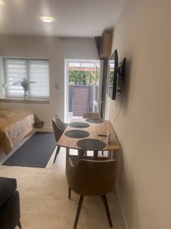 Bujdosó House Apartmanház44