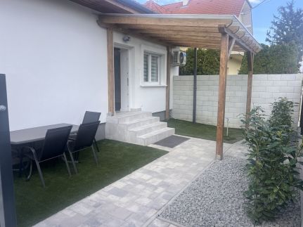 Bujdosó House Apartmanház49