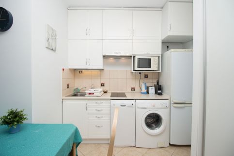 990 - Zamárdiban közvetlen vízparti apartman kiadó - 307.6