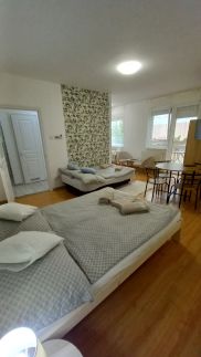 Daisy Apartman9