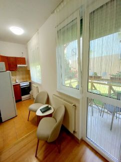 Daisy Apartman4