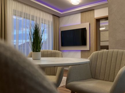 Lily Lux Apartment9