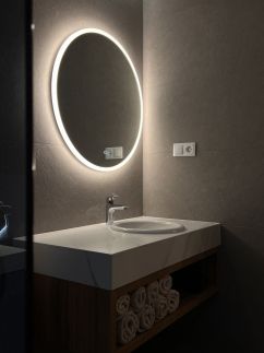 Lily Lux Apartment14