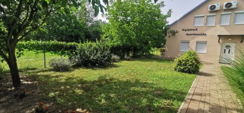 Rigófészek Apartmanház21