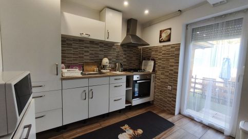 Rigófészek Apartmanház27