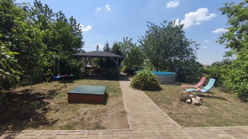 Rigófészek Apartmanház38