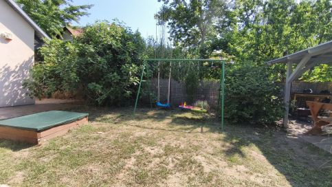 Rigófészek Apartmanház40