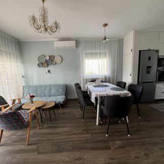 Éva Apartman12