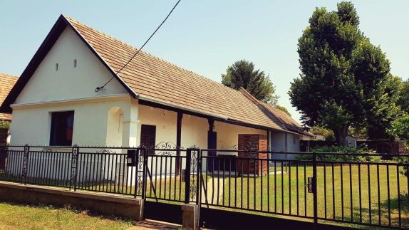 HÀRS meg az alja Apartman