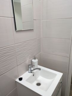 Zola Apartman7