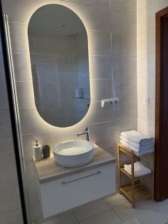 Fehér Orchidea Apartman13