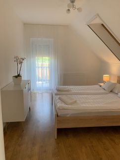 Fehér Orchidea Apartman1