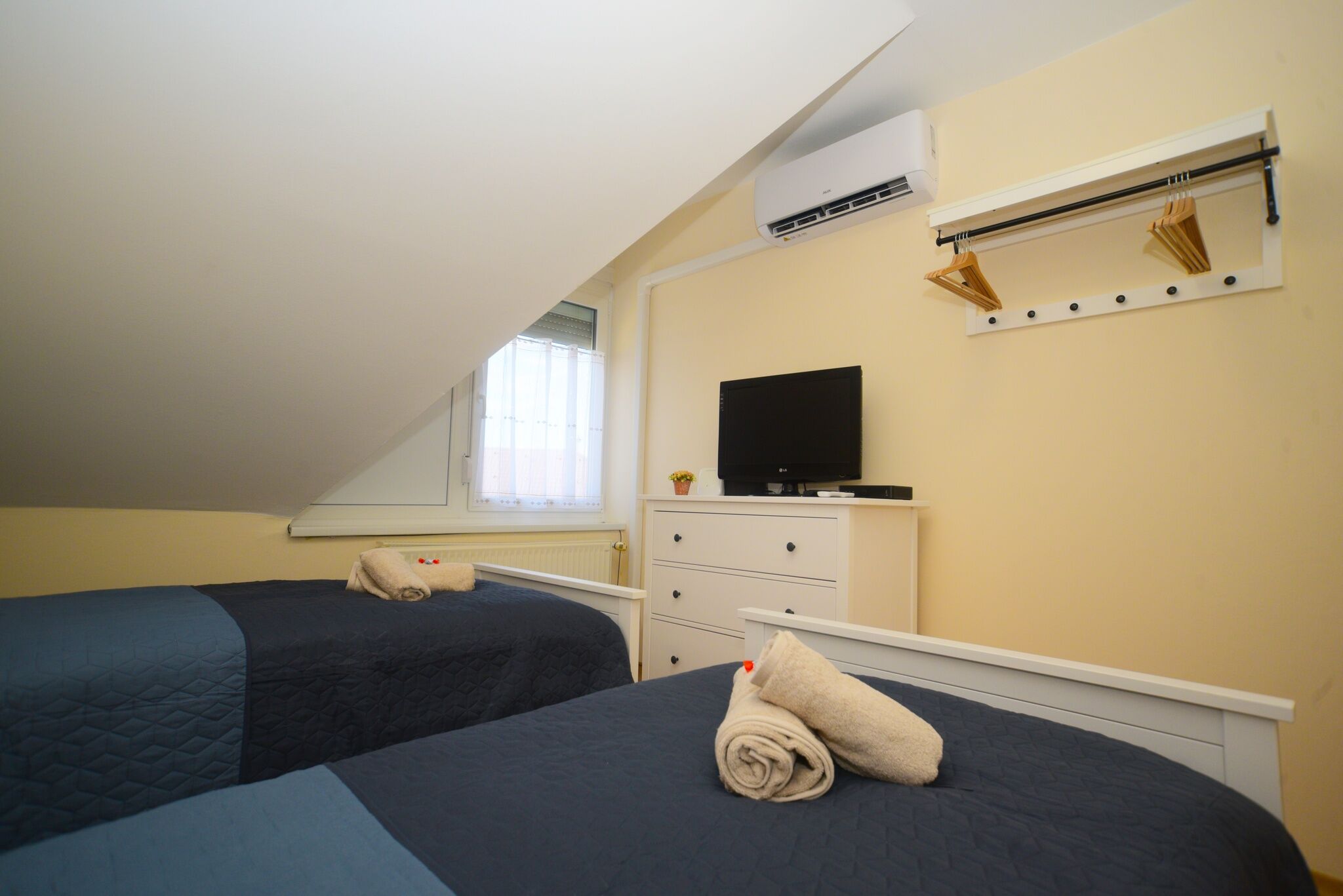 Vadrózsa Apartman – Sümeg fotó 19