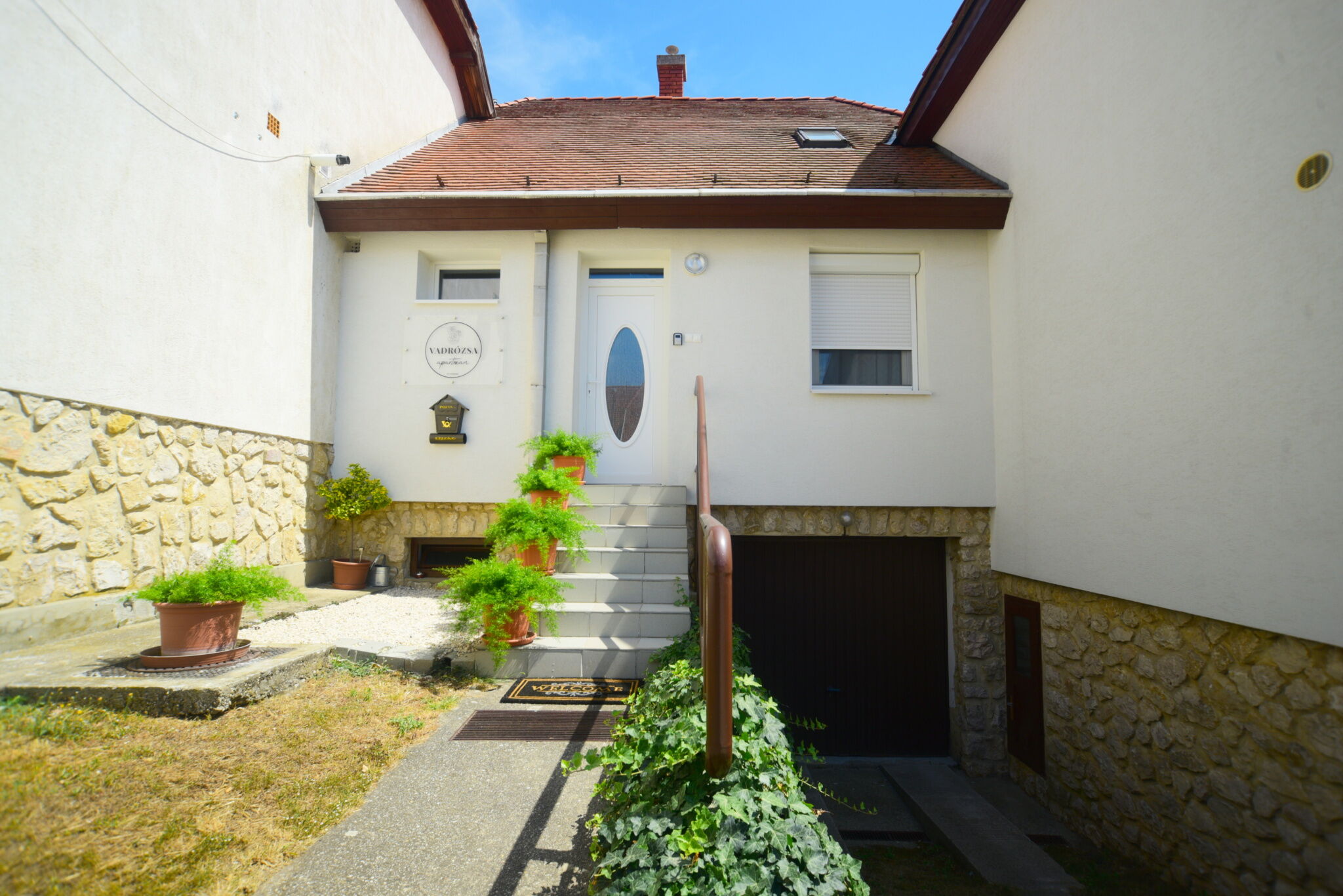 Vadrózsa Apartman – Sümeg fotó 2
