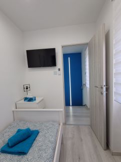 Blue Apartman13