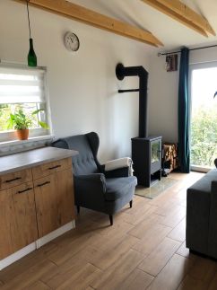 Házikó a Domboldalon24