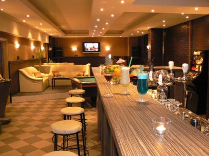Manhattan Lounge Bar6
