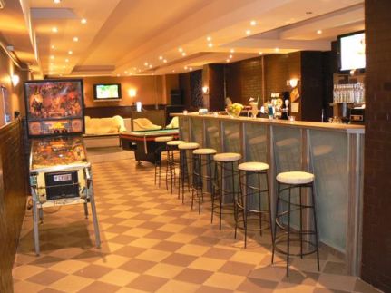 Manhattan Lounge Bar7