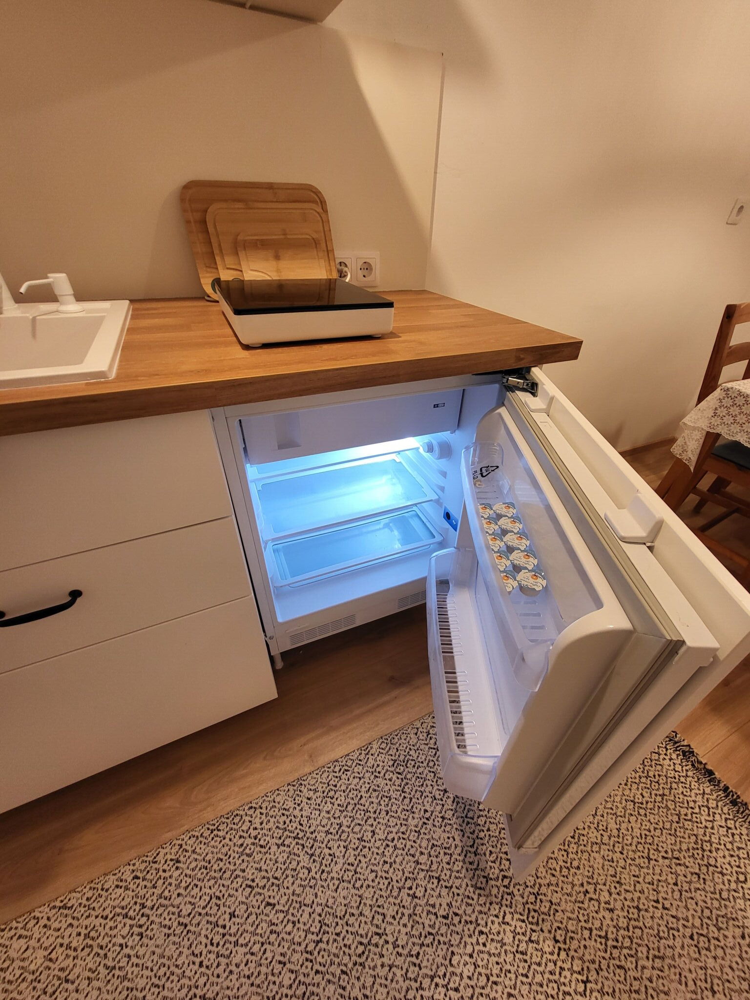 Kislakás a Béke téren – Esztergom fotó 6