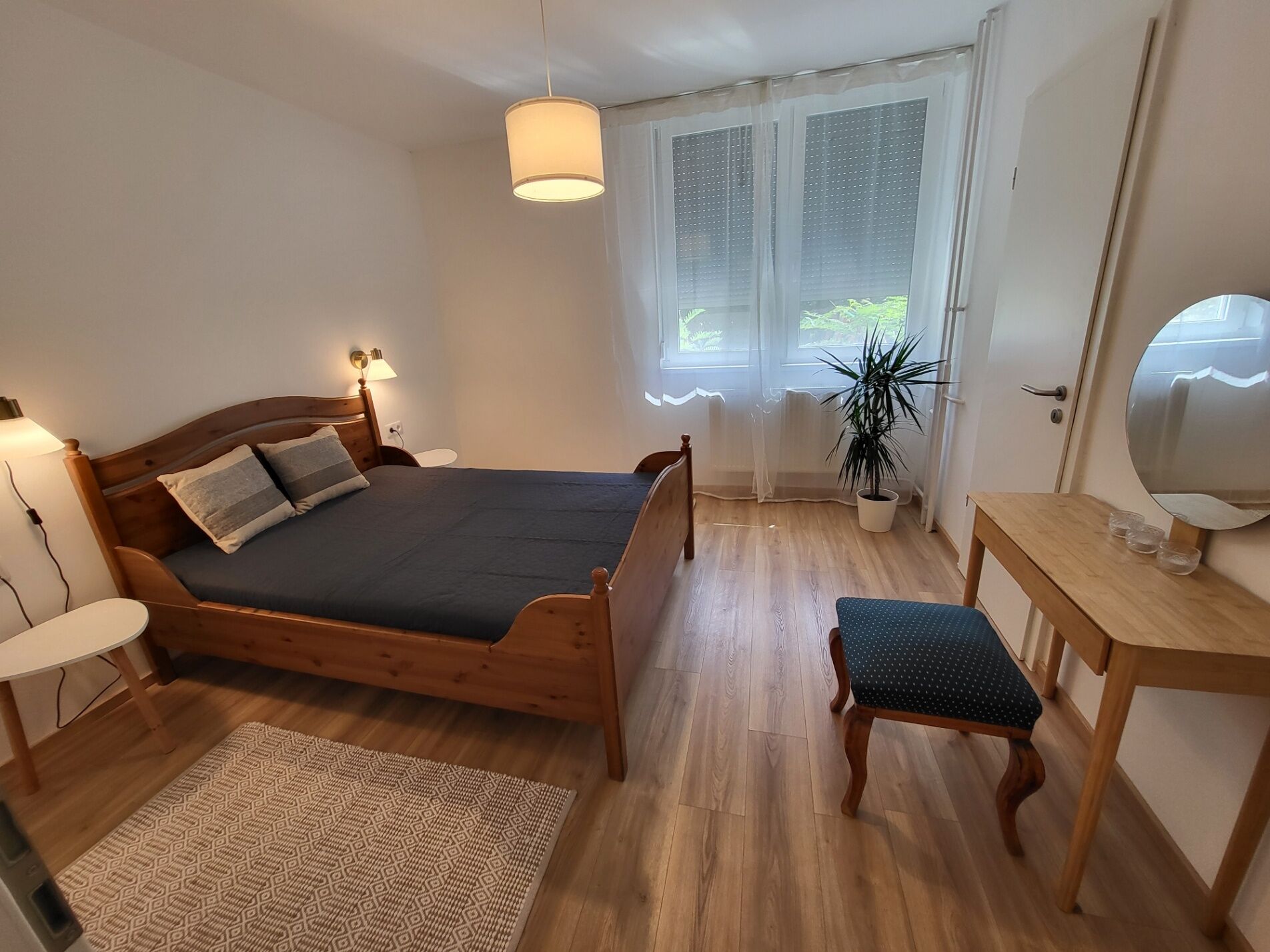 Kislakás a Béke téren – Esztergom fotó 4