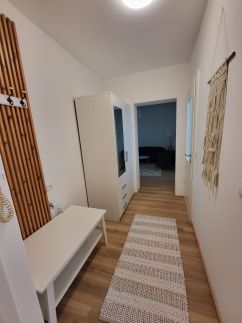 Kislakás a Béke téren12