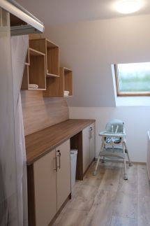 Trón Apartman 226