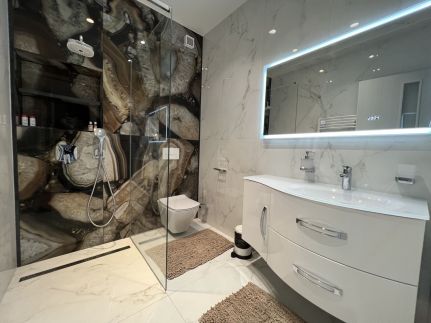Astra Lux Apartments2