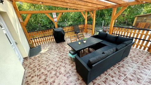 Forest Cottage 202429