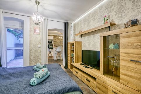 Anno Apartman8