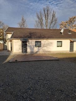 BB64 Apartmanház3