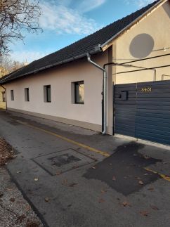 BB64 Apartmanház