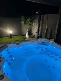 Waikiki Apartman House with Jacuzzi38