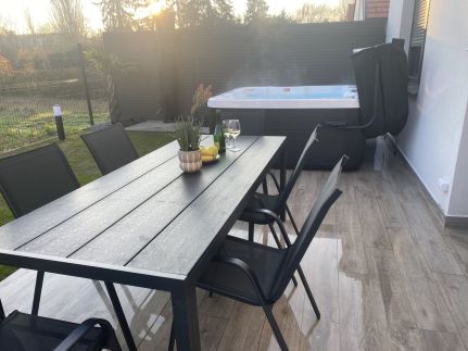 Waikiki Apartman House with Jacuzzi3