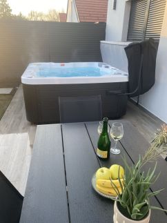 Waikiki Apartman House with Jacuzzi5