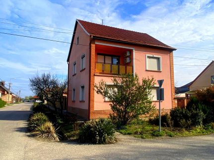 Júlia Apartmanház1