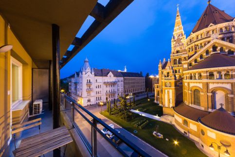 Panorama Loft@Cathedral Apartman10
