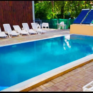 Medencés Apartmanház