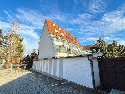 Golden Coast Studio2