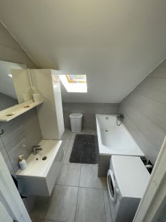 Green Gables Apartman8