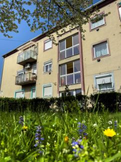 Becky Apartman9
