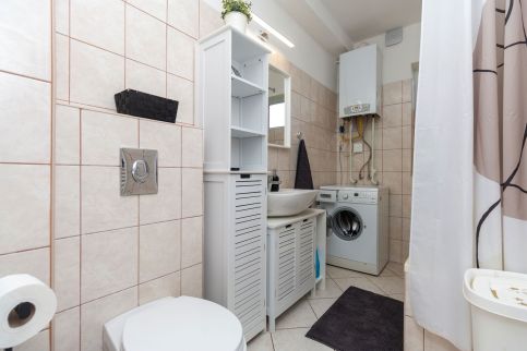 Becky Apartman3