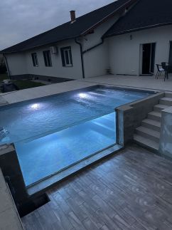Regina Partyhouse16