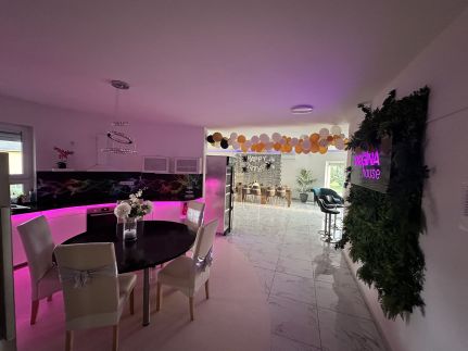 Regina Partyhouse11