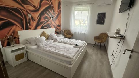 Regina Partyhouse7