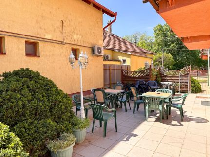 Karádi Apartmanház1