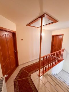 Karádi Apartmanház4