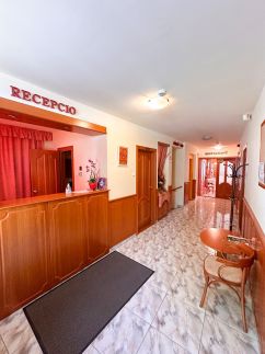Karádi Apartmanház5
