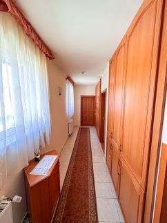 Karádi Apartmanház6